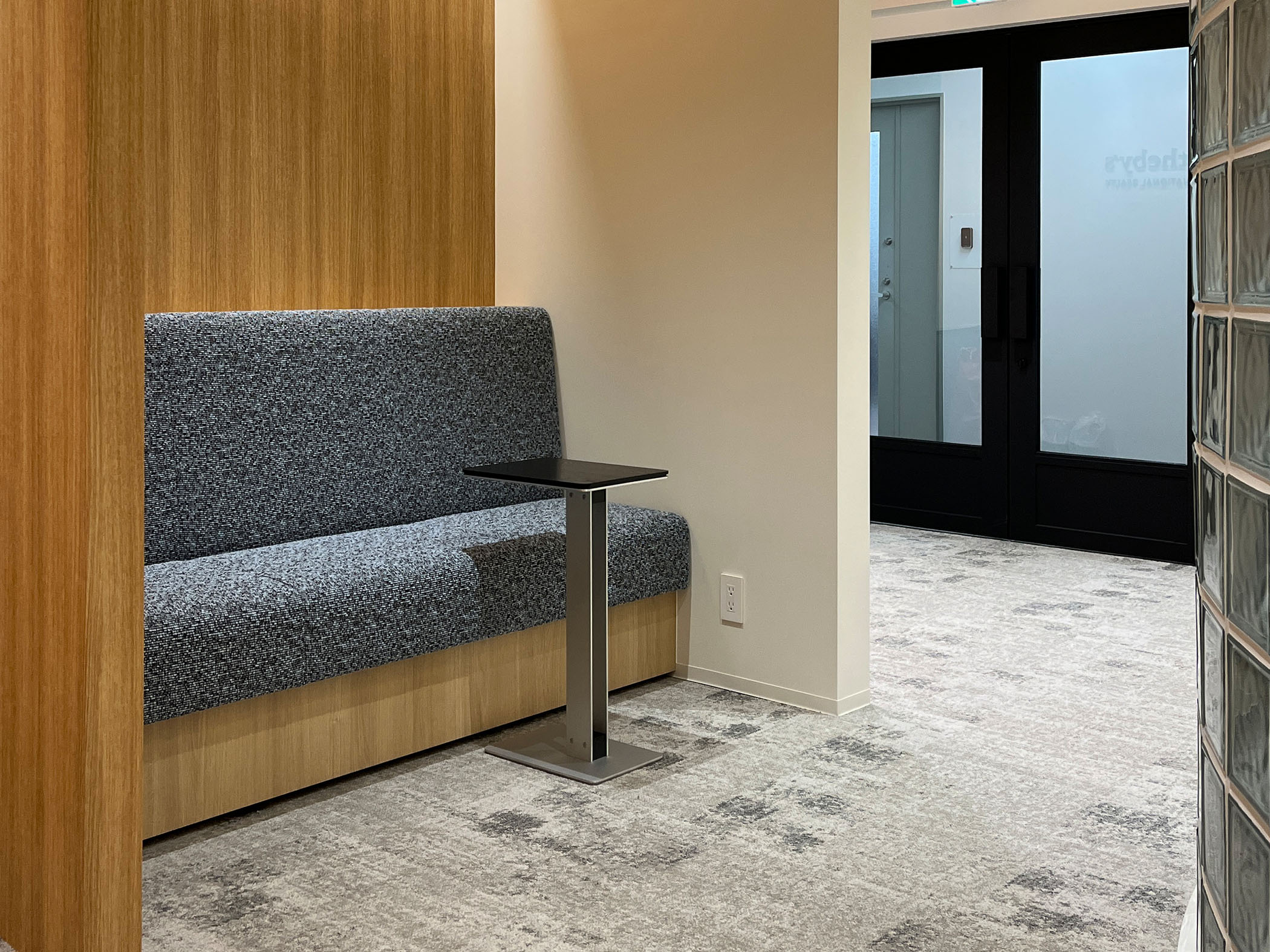 HAA_SideTable_Parallax